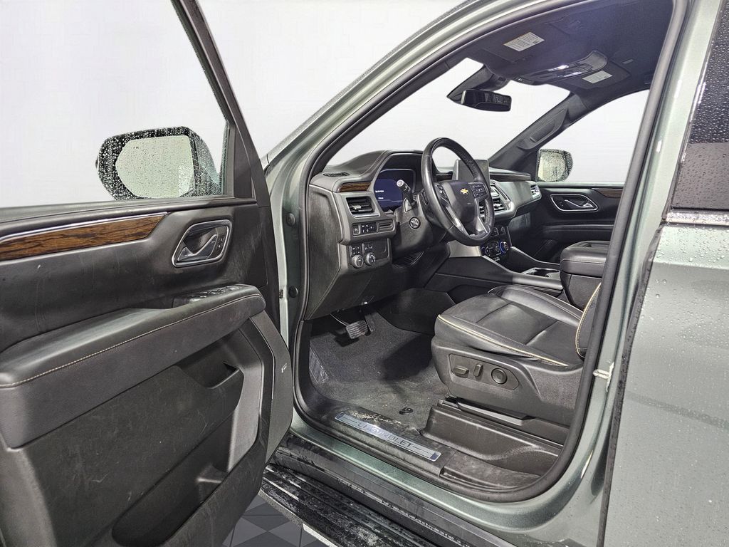 Used 2023  Chevrolet Premier image 17