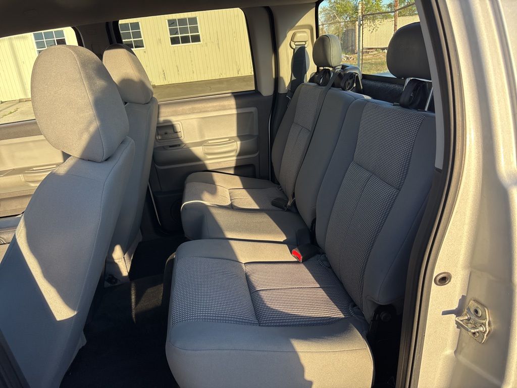 2011 Dodge Dakota SXT SLT photo 22