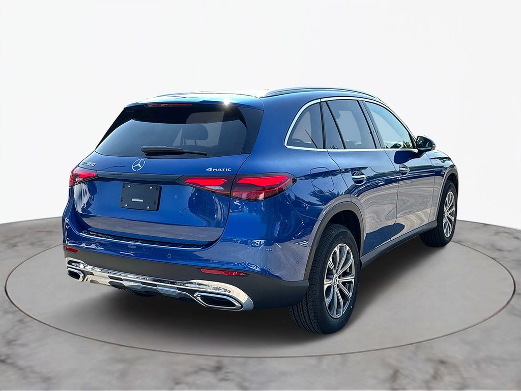 2025 Mercedes-Benz GLC 300 2