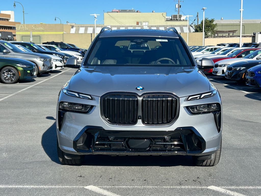 Thumbnail: 2026 BMW X7 - 8