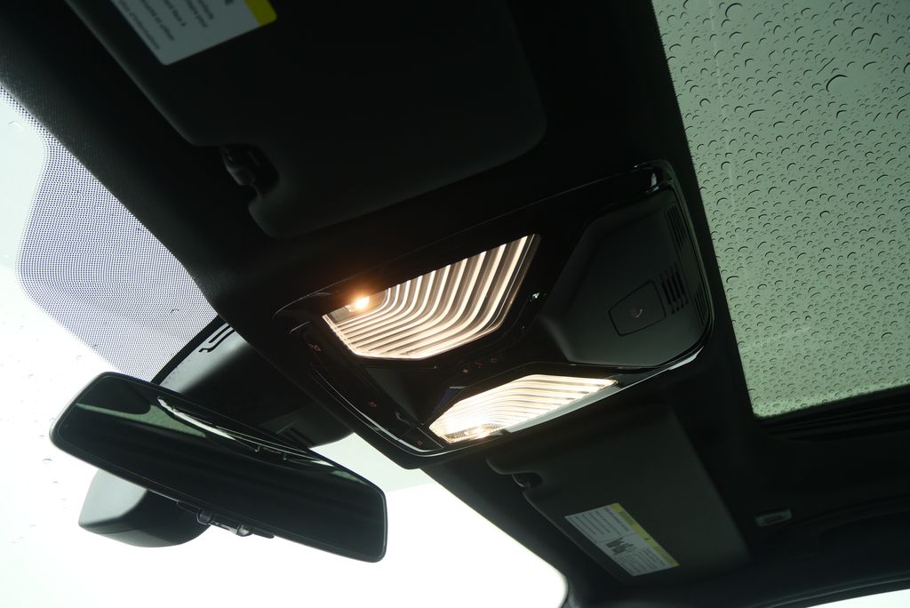 Thumbnail: 2025 BMW 3 Series - 21