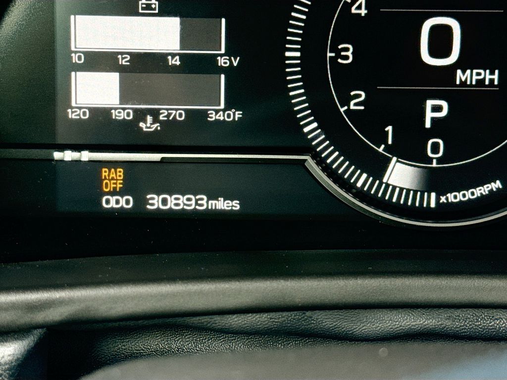 2023 Toyota GR86 Premium - 11