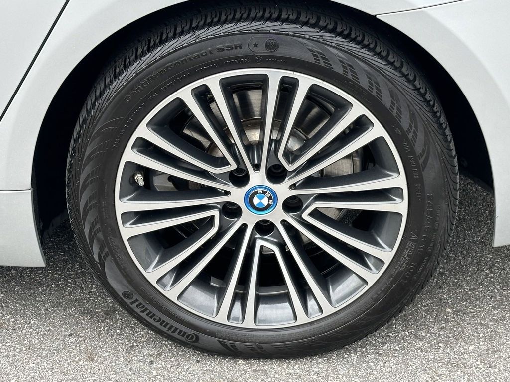 2019 BMW 5 Series 530e iPerformance 23