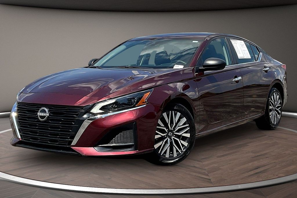 Used 2025 Nissan Altima Sedan