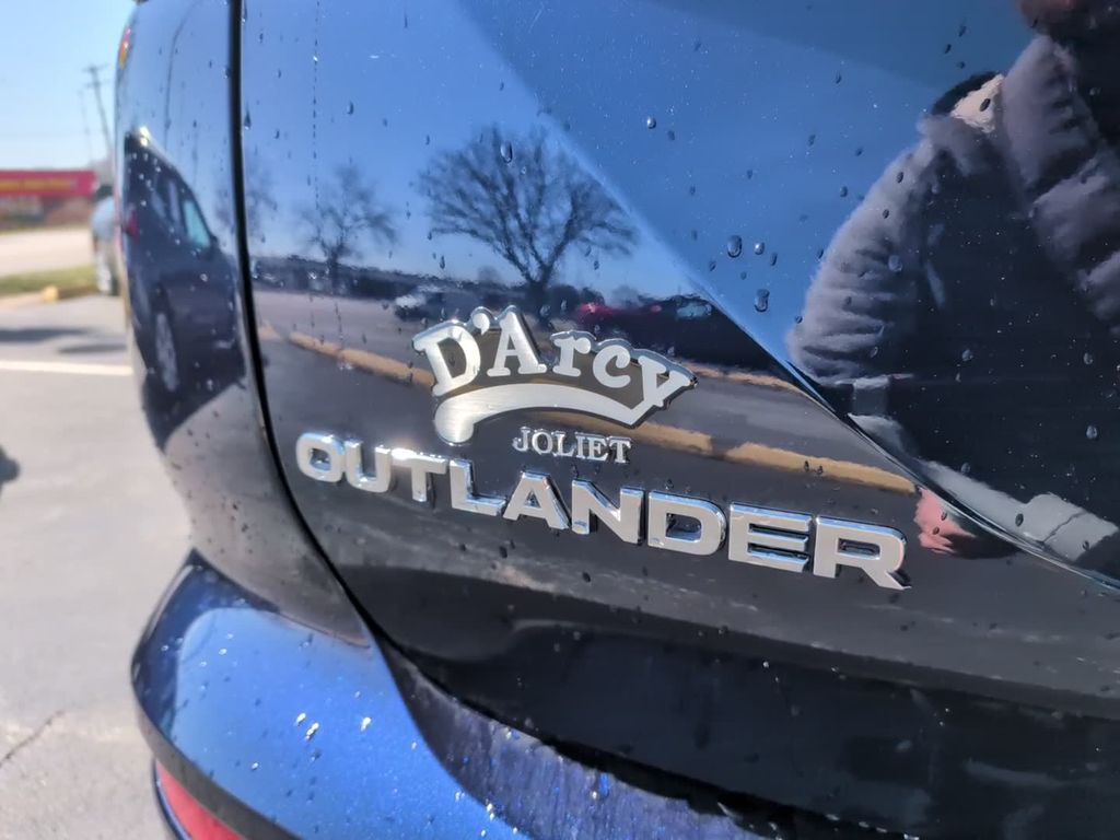 New 2026 Blue Mitsubishi SEL image 10