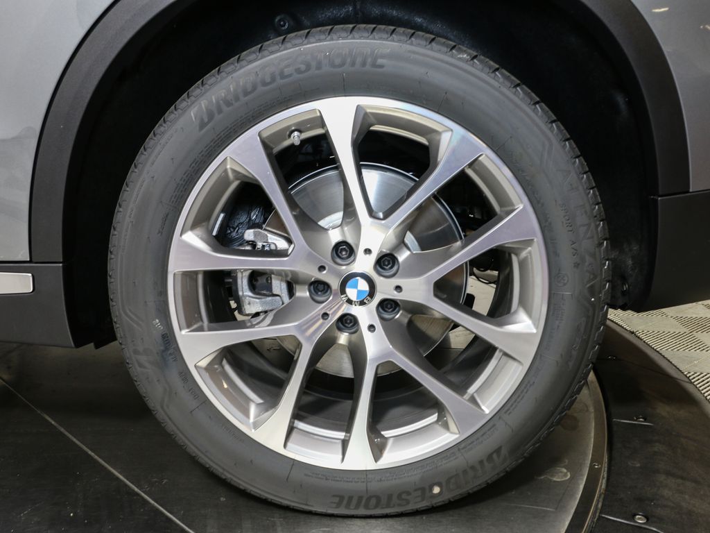 2024 BMW X5 xDrive40i 12