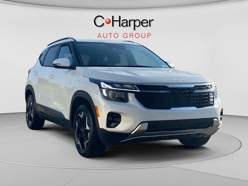 Snow White Pearl 2026 Kia Seltos SUV / Crossover All-Wheel Drive Continuously Variable Transmission