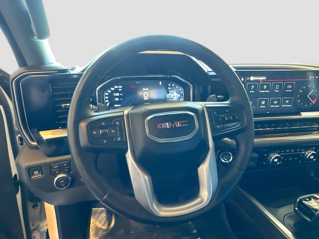 Used 2025 White GMC Elevation image 11