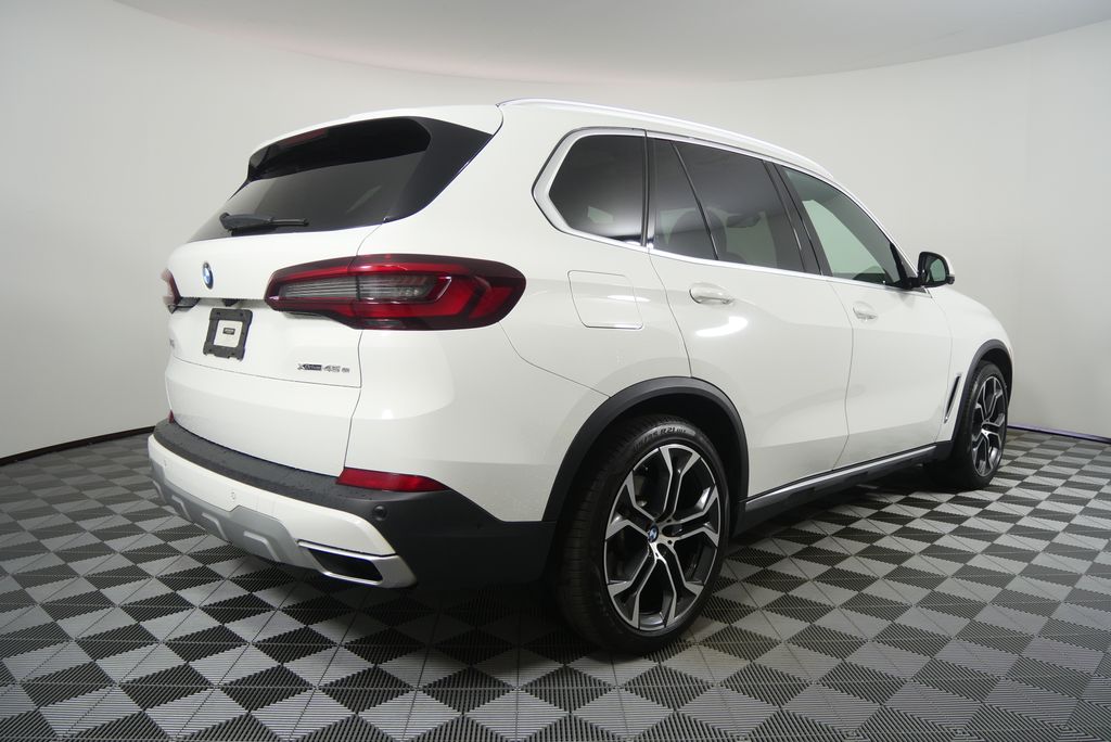 Thumbnail: 2021 BMW X5 - 3
