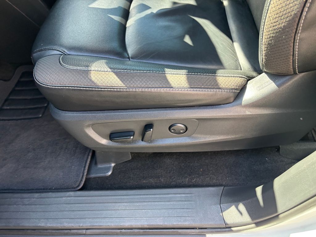 Used Car 2024 Nissan Pathfinder  Sl For Sale Under $35,000 In Austin, Texas