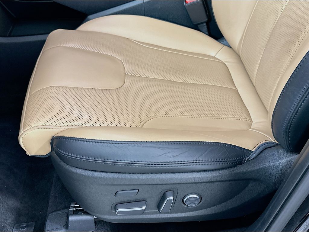 Thumbnail: 2023 Hyundai Santa Fe - 20