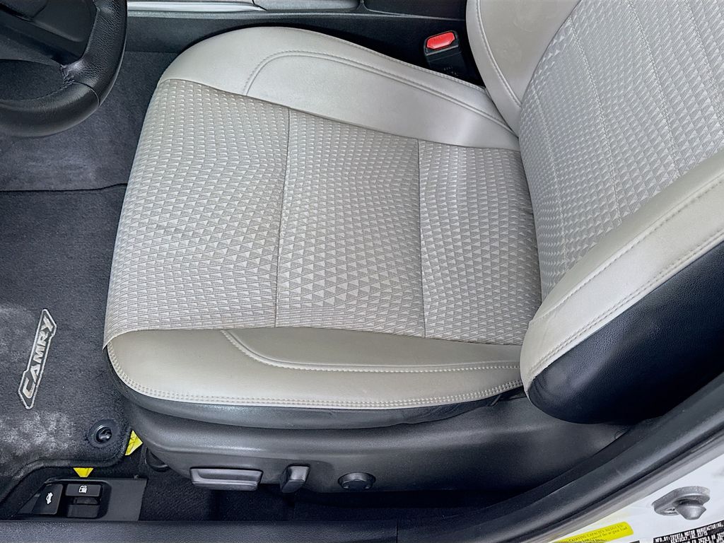 Thumbnail: 2015 Toyota Camry - 19