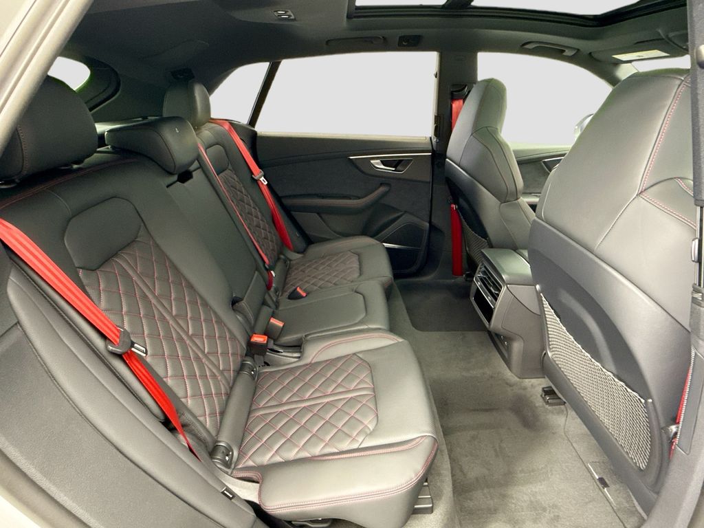 Thumbnail: 2026 Audi Q8 - 22