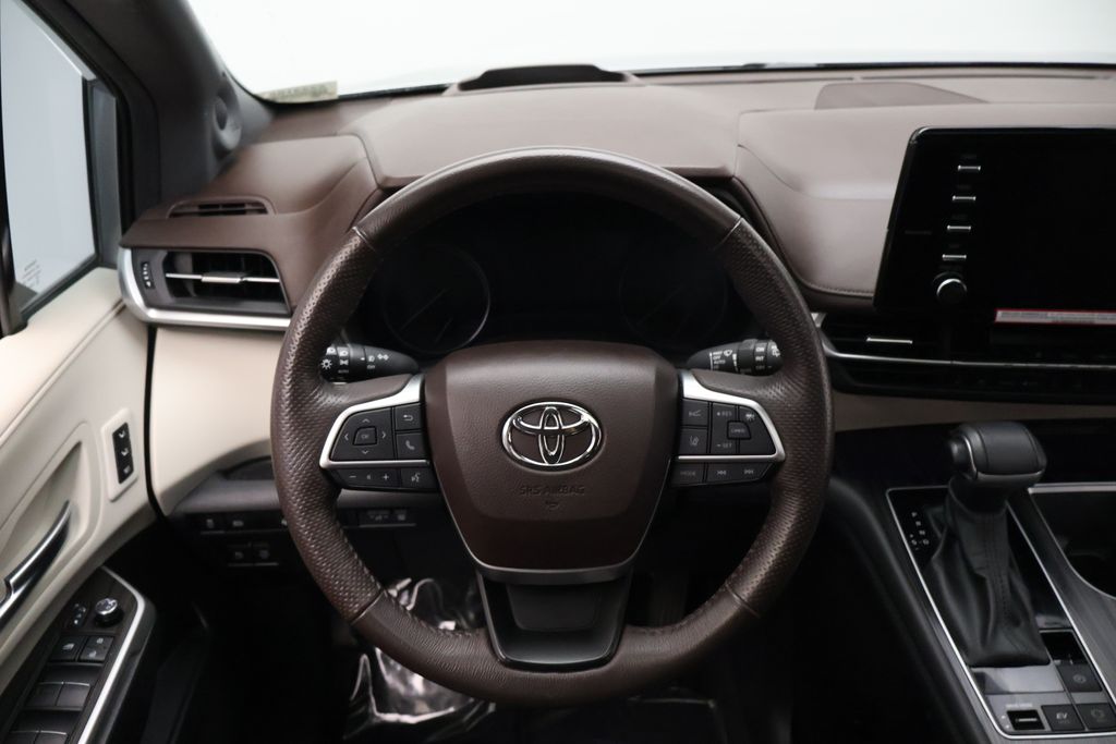 Thumbnail: 2024 Toyota Sienna - 22
