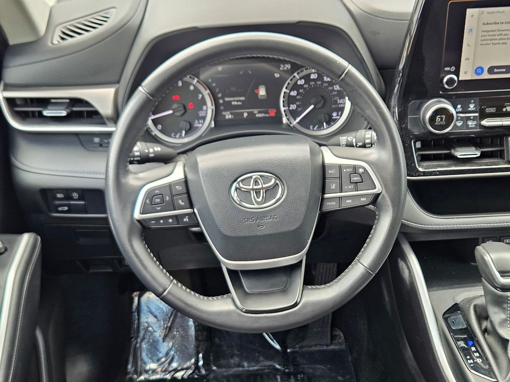 Used Car 2024 Toyota Highlander  Le For Sale Under $35,000 In San Marcos, Texas