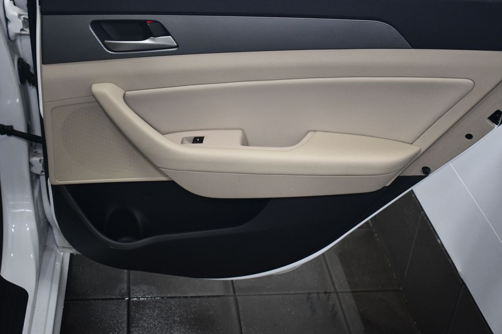 Thumbnail: 2019 Hyundai Sonata - 29