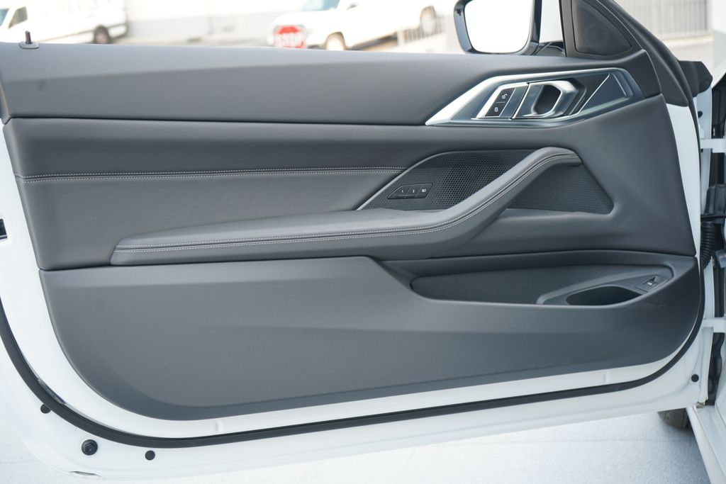 Thumbnail: 2025 BMW 4 Series - 9