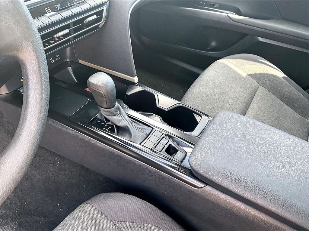 2025 Toyota Camry — photo 20