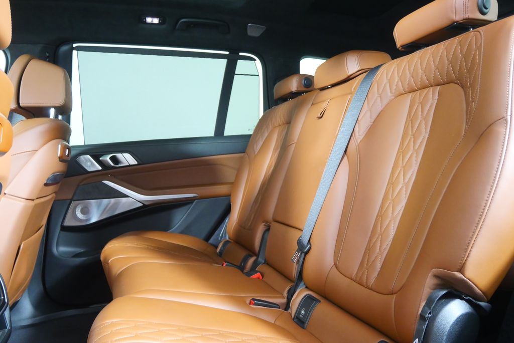 Thumbnail: 2024 BMW X7 - 15