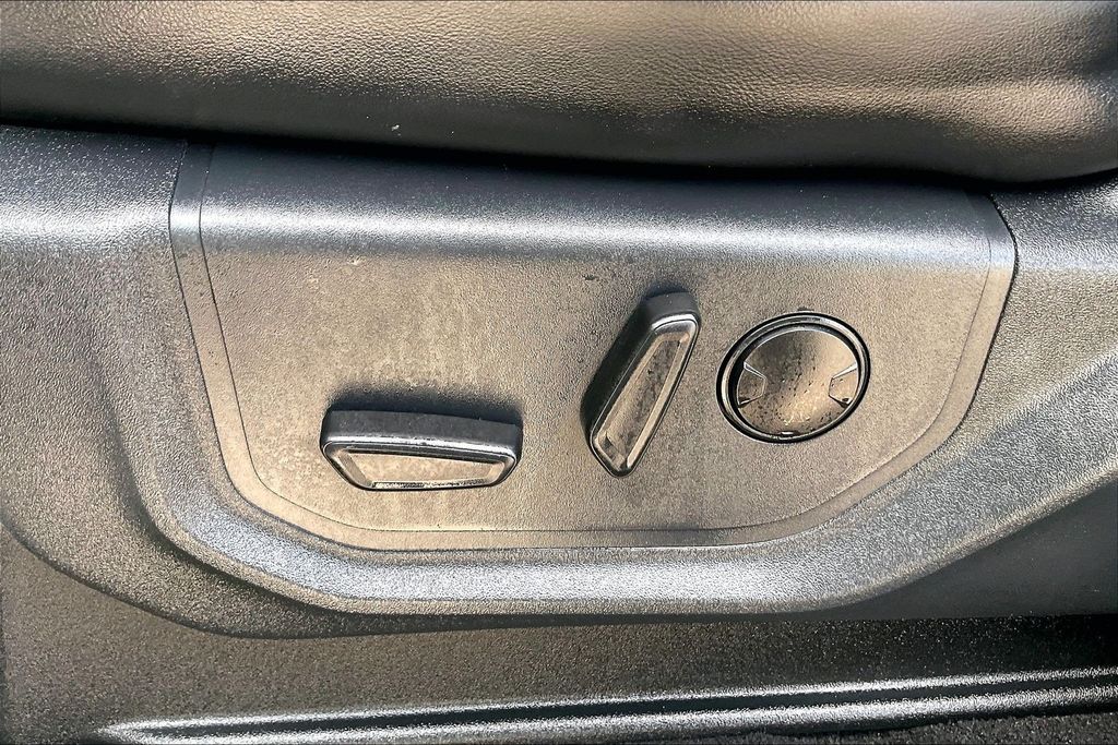 Used 2024 Ford Expedition XLT 4D Sport Utility