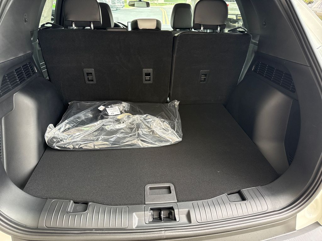 2025 Ford Escape Plug-In Hybrid Base photo 16
