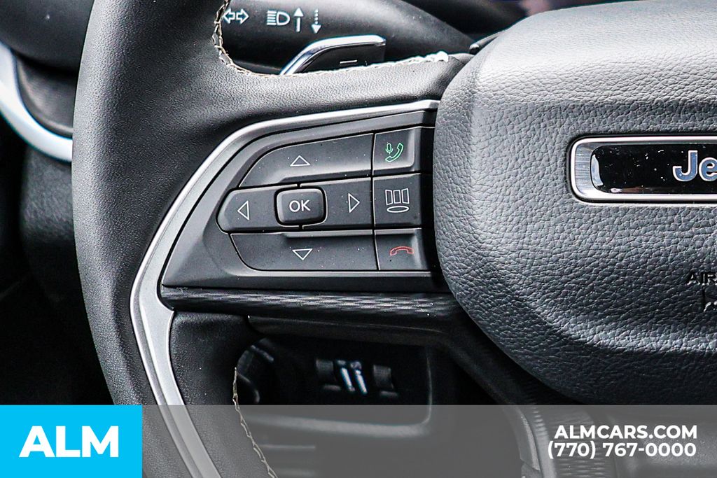 Used 2025 Black Jeep Altitude / MT Certified image 35