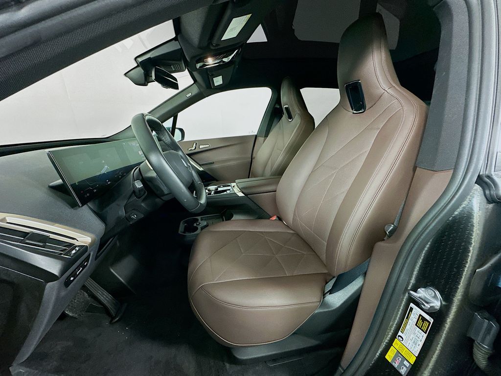 Thumbnail: 2023 BMW iX - 21