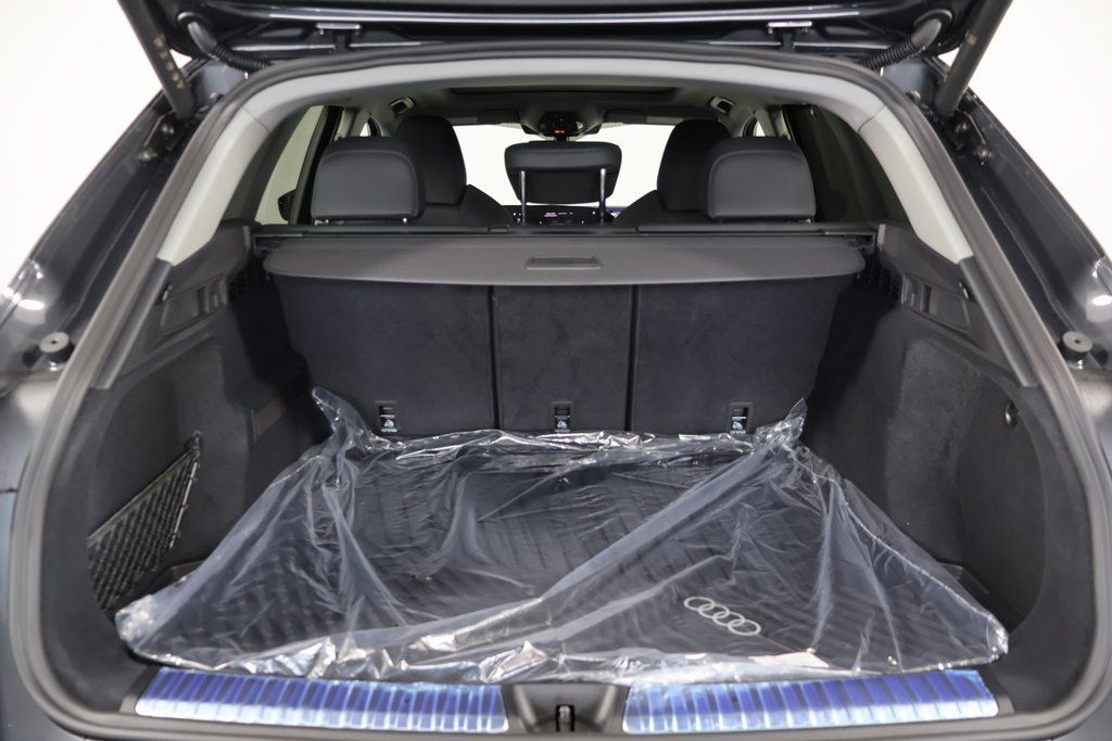 Thumbnail: 2025 Audi Q5 - 8