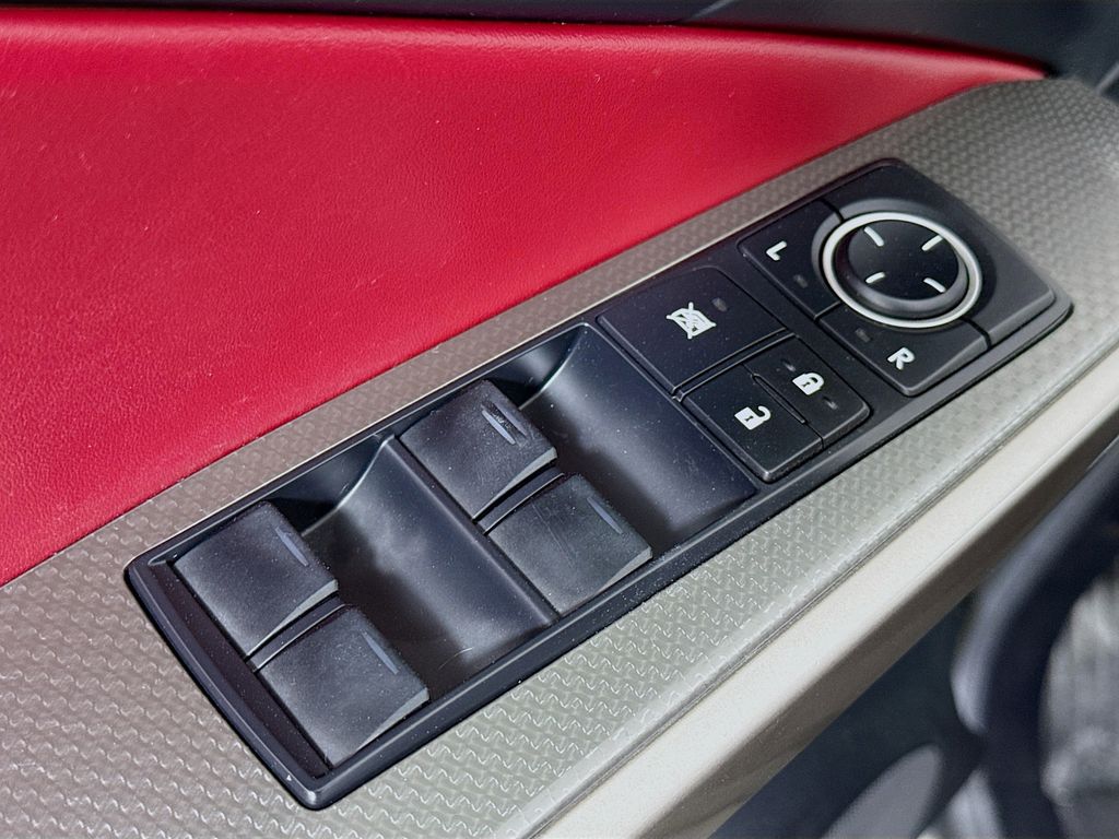 Thumbnail: 2015 Lexus IS - 18