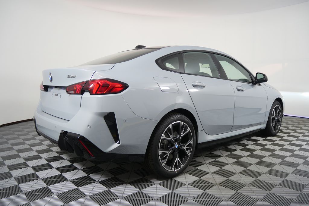Thumbnail: 2026 BMW 2 Series - 3