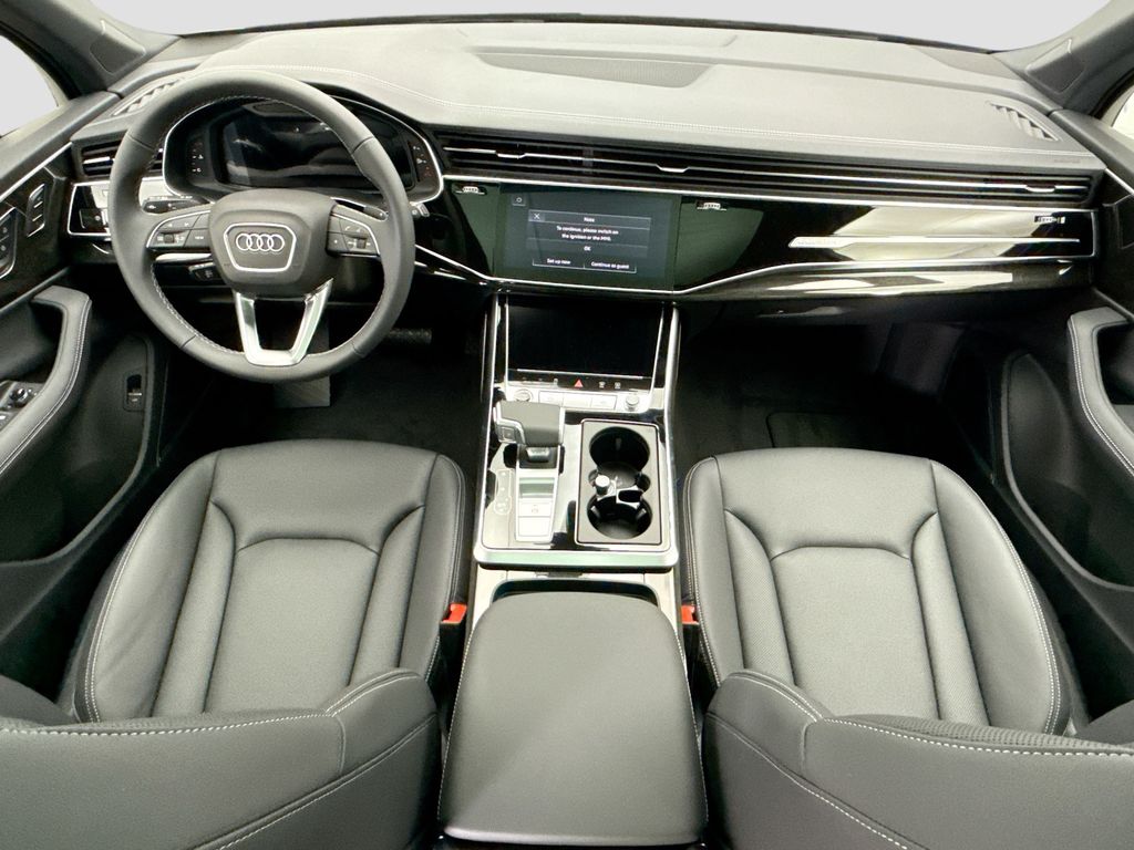 Thumbnail: 2026 Audi Q7 - 14