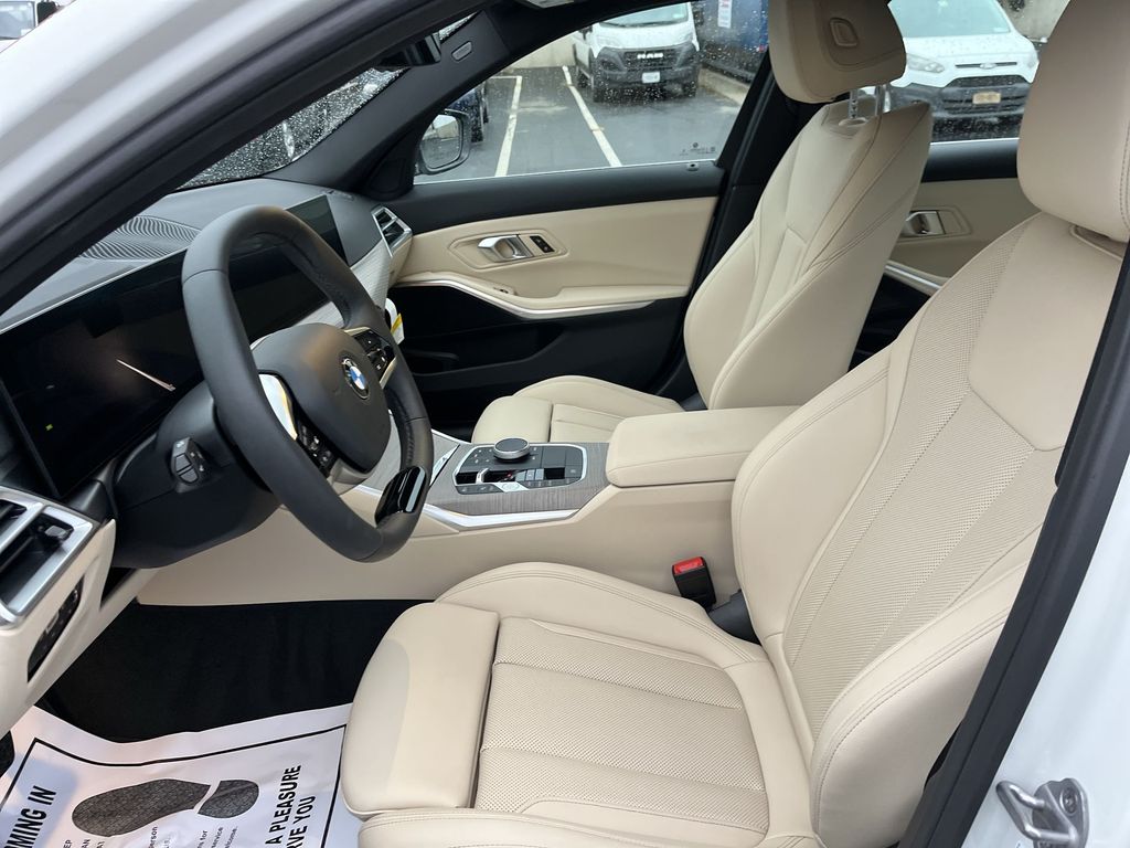 Thumbnail: 2025 BMW 3 Series - 11