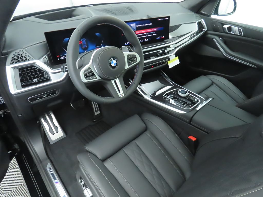 2025 BMW X7 M60i 10