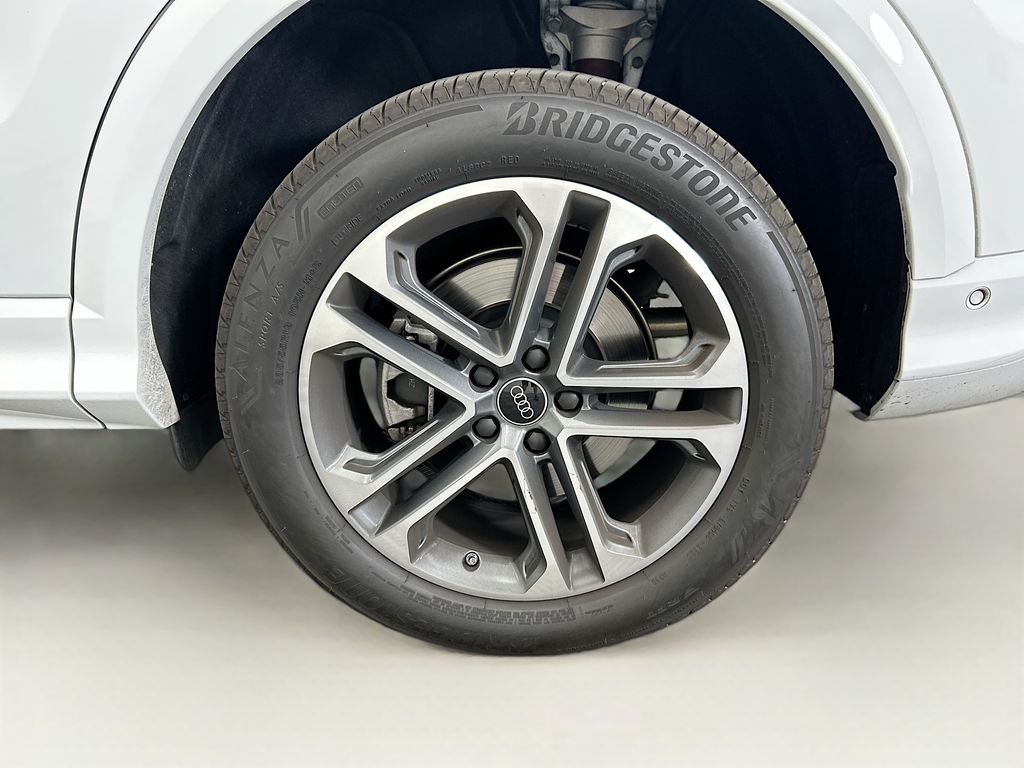 Thumbnail: 2025 Audi Q5 - 30