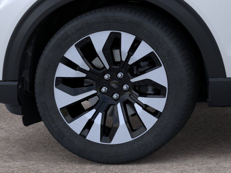 New 2026 Star White Metallic Tri-Coat Ford Platinum™ image 18