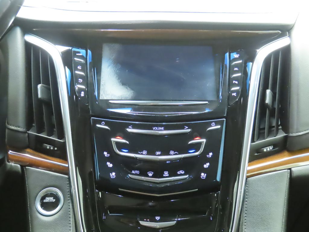 Thumbnail: 2017 Cadillac Escalade - 14