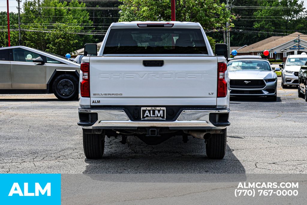 Used 2025 White Chevrolet LT image 12
