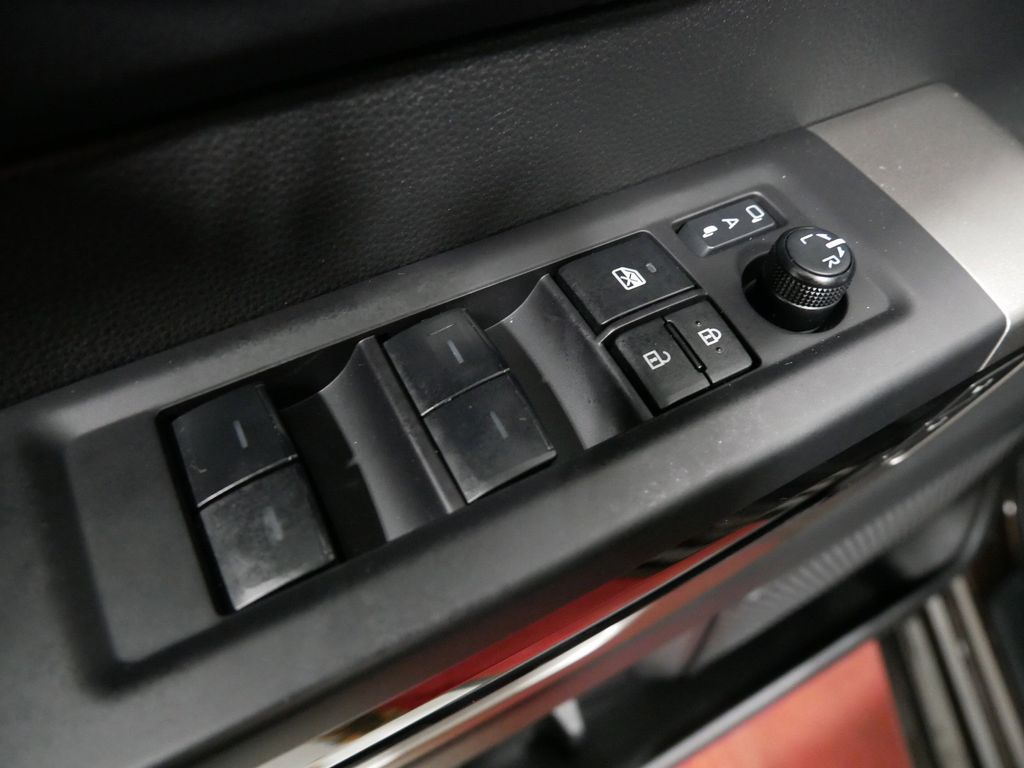 2025 Toyota Tundra Limited - Photo 15