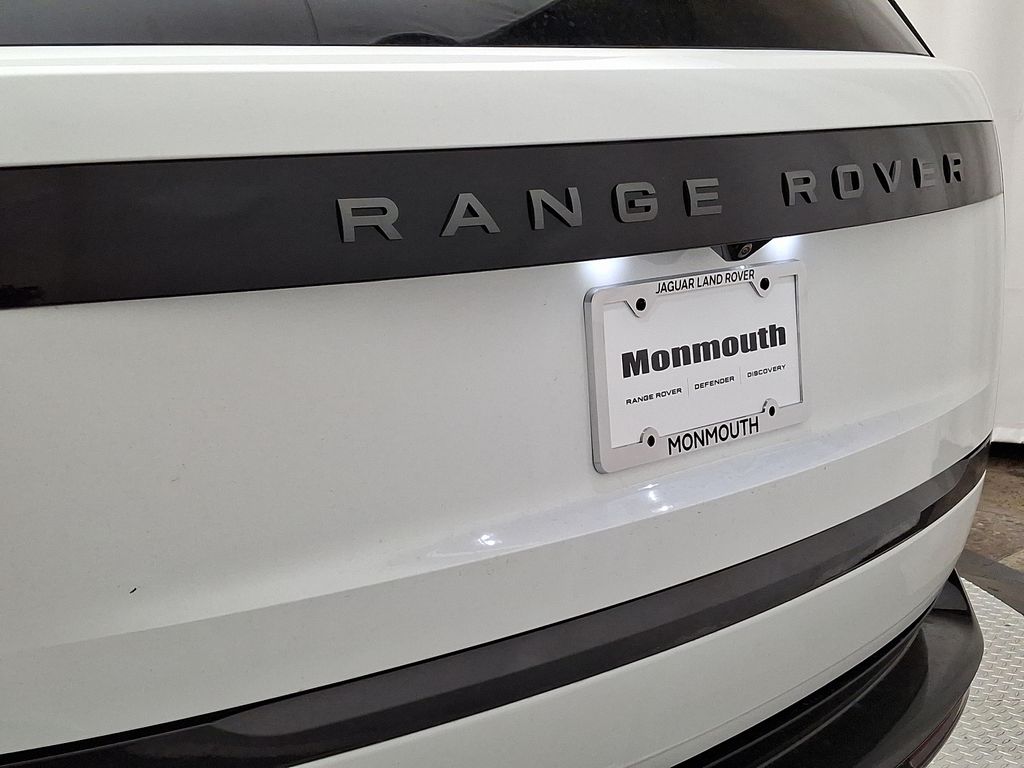 2025 Land Rover Range Rover SE 15