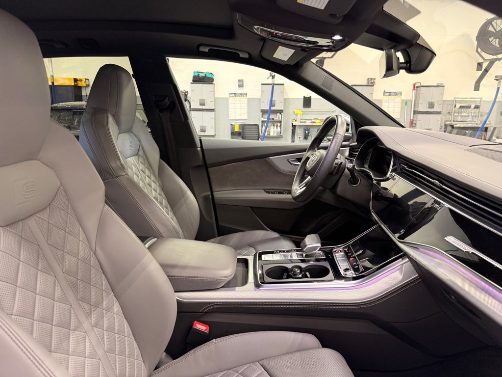 Thumbnail: 2021 Audi SQ8 - 30