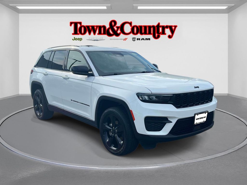 Bright White Clearcoat 2023 Jeep Grand Cherokee SUV / Crossover Four-Wheel Drive 8-Speed Automatic
