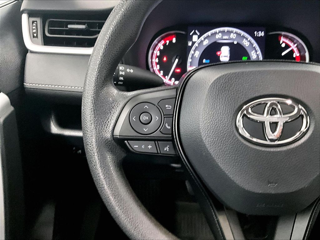 2023 Toyota RAV4 — photo 23
