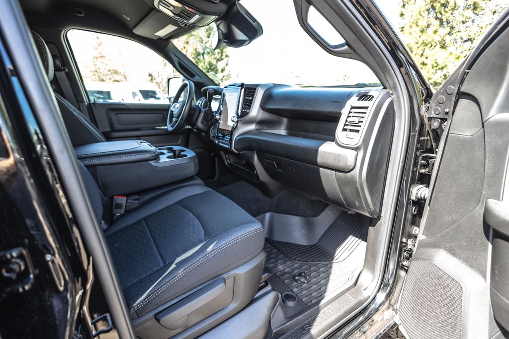 2026 Ram 2500 Black Express Tradesman thumbnail 26