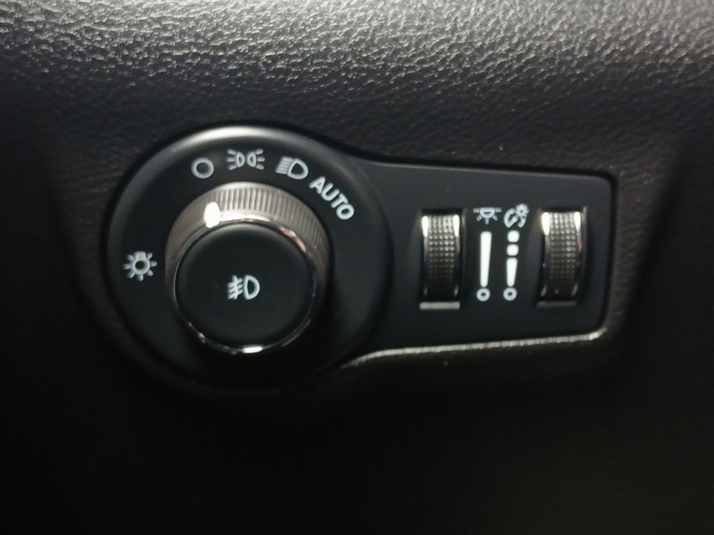 Used Car 2022 Jeep Compass  Latitude Lux For Sale Under $20,000 In Austin, Texas