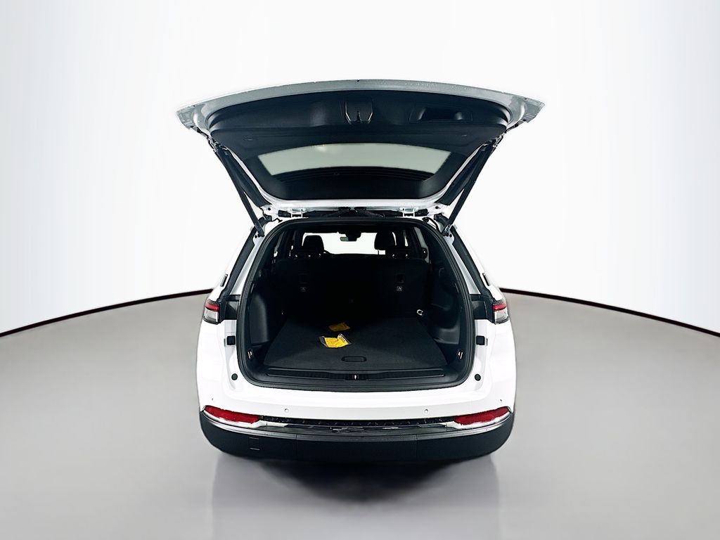 New 2025 White Jeep Laredo X image 15