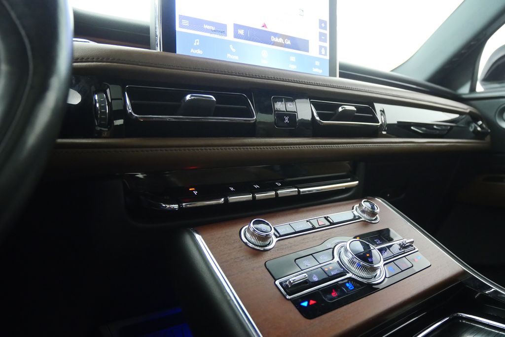 Thumbnail: 2022 Lincoln Aviator - 27