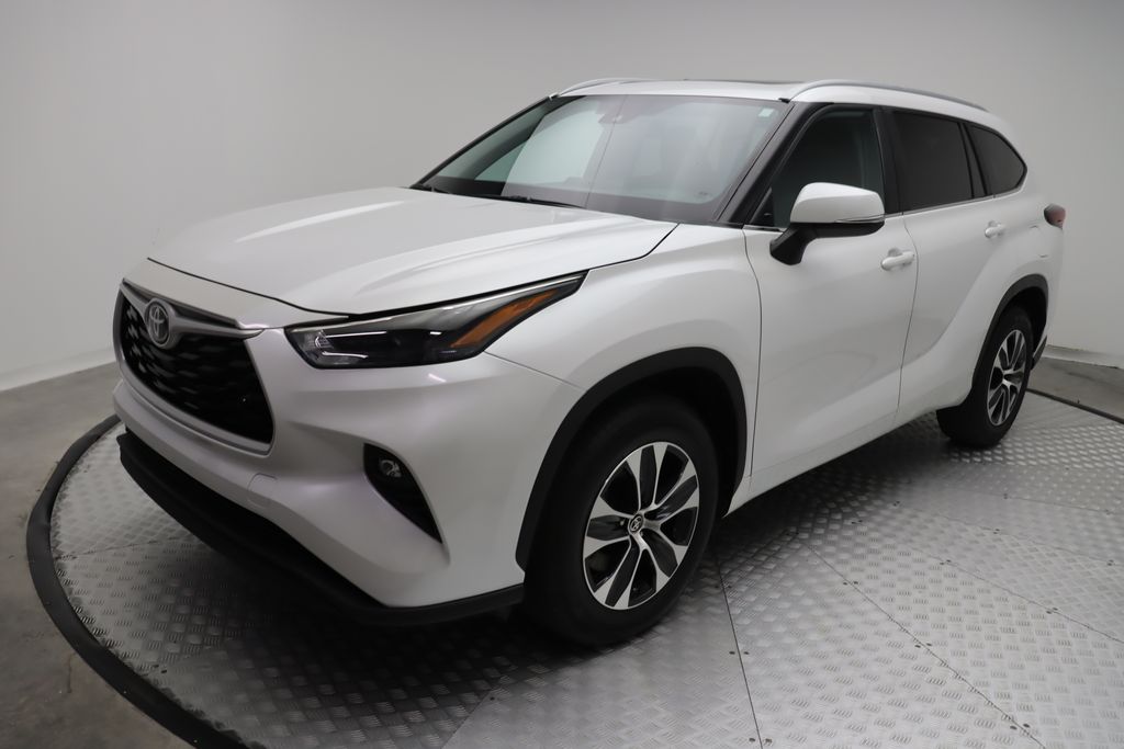 2024 Toyota Highlander XLE -
                West Palm Beach, FL