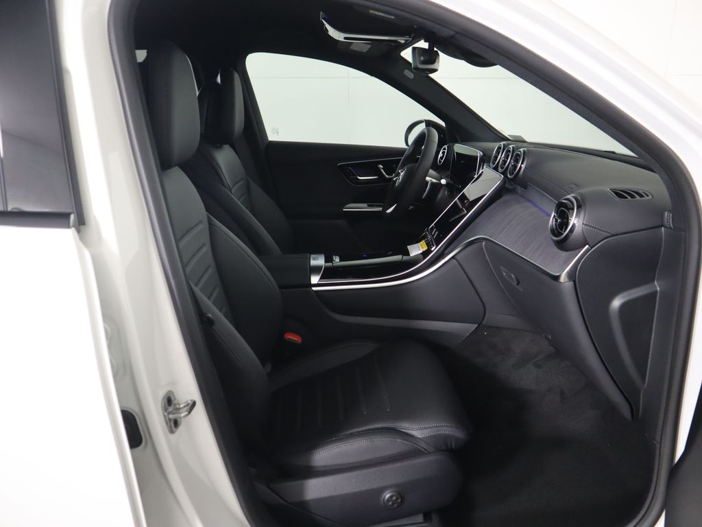 Thumbnail: 2026 Mercedes-Benz GLC - 21