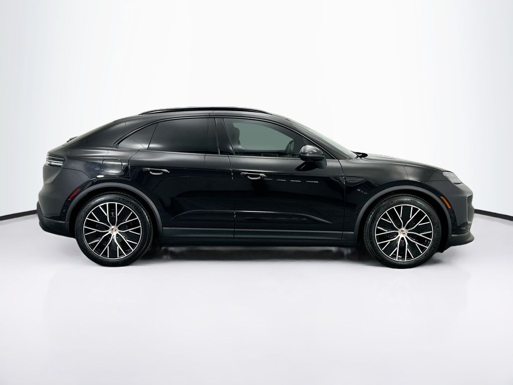 Thumbnail: 2025 Porsche Macan - 8