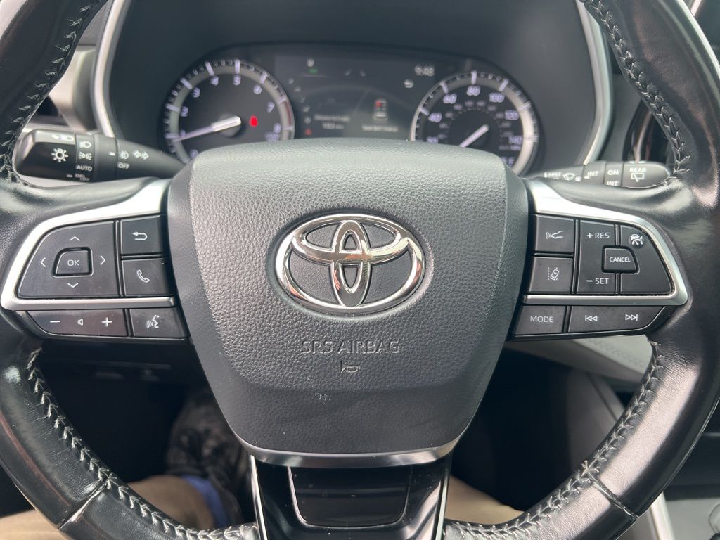 2021 Toyota Highlander XLE photo